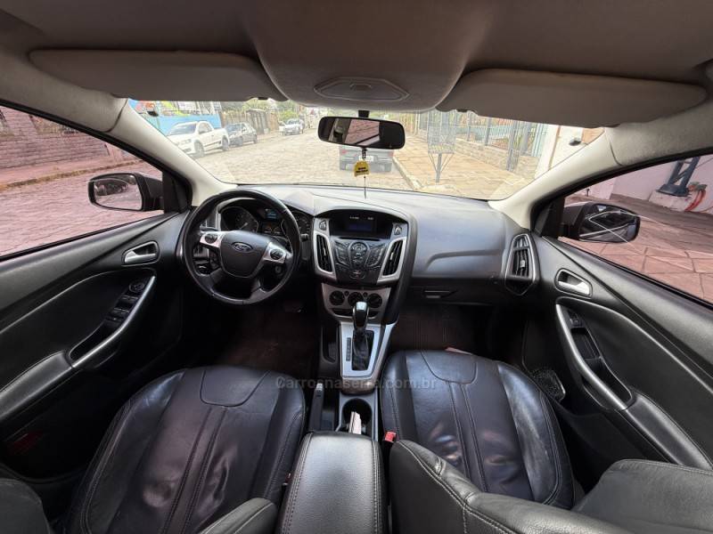 FORD - FOCUS - 2014/2015 - Cinza - Sob Consulta