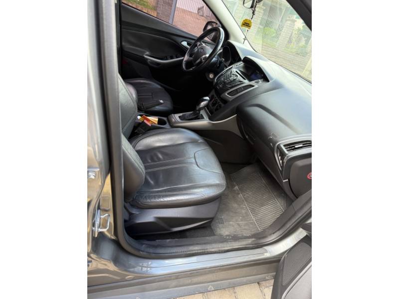 FORD - FOCUS - 2014/2015 - Cinza - Sob Consulta