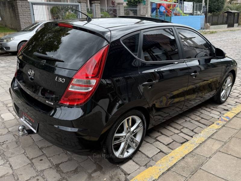 HYUNDAI - I30 - 2010/2010 - Preta - Sob Consulta
