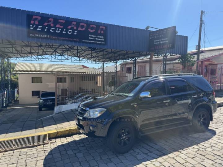 TOYOTA - HILUX - 2007/2007 - Preta - Sob Consulta