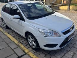 FORD - FOCUS - 2012/2013 - Branca - Sob Consulta