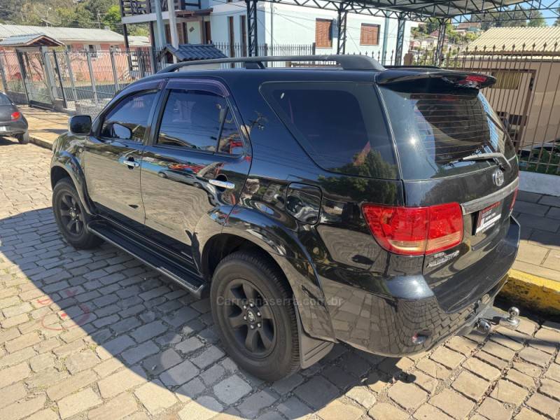TOYOTA - HILUX - 2007/2007 - Preta - Sob Consulta