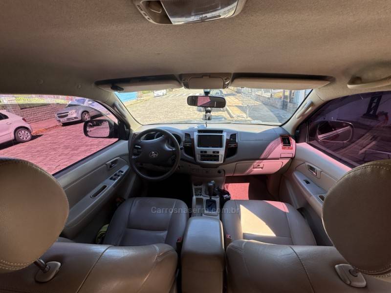 TOYOTA - HILUX - 2007/2007 - Preta - Sob Consulta