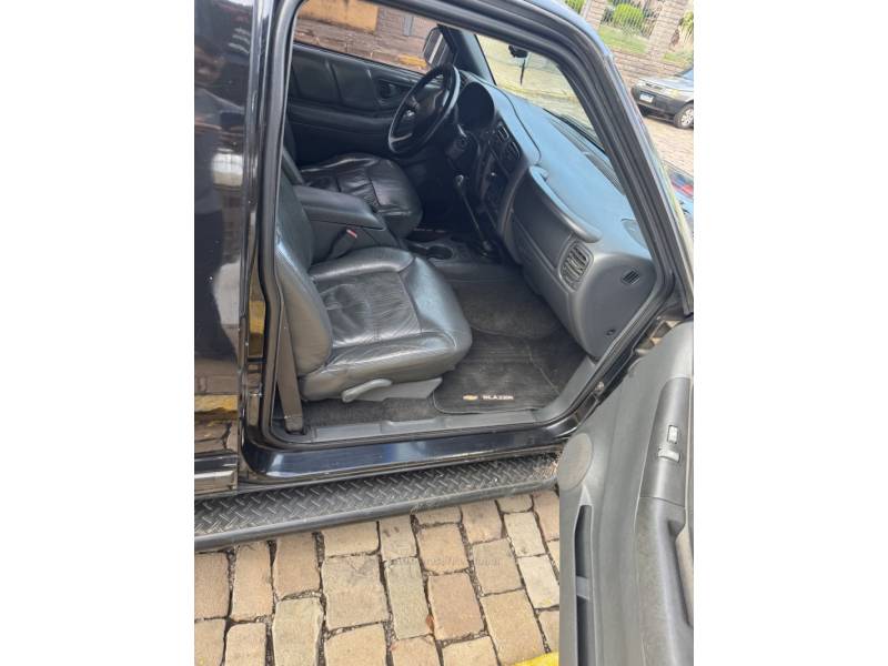 CHEVROLET - BLAZER - 2002/2002 - Preta - R$ 56.800,00