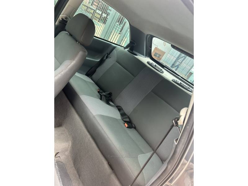 VOLKSWAGEN - GOL - 2006/2006 - Cinza - R$ 22.900,00
