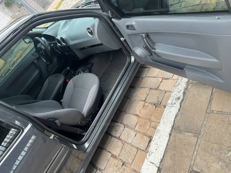 VOLKSWAGEN - GOL - 2006/2006 - Cinza - R$ 22.900,00